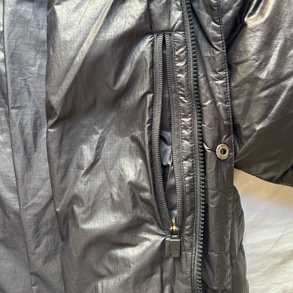 Patagonia Men’s Puffer Down Jacket - Picture 6 of 16